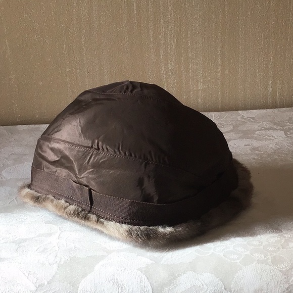 Vintage Faux-Fur Hat - Picture 6 of 9